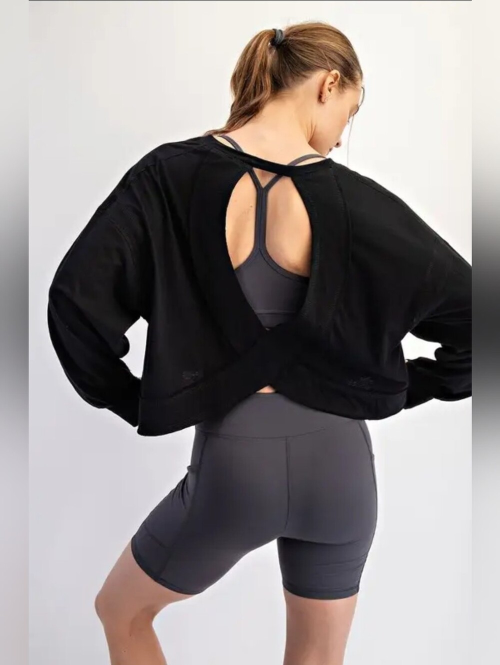 Black Open-Back Cropped Women's Top - Modern Active Style